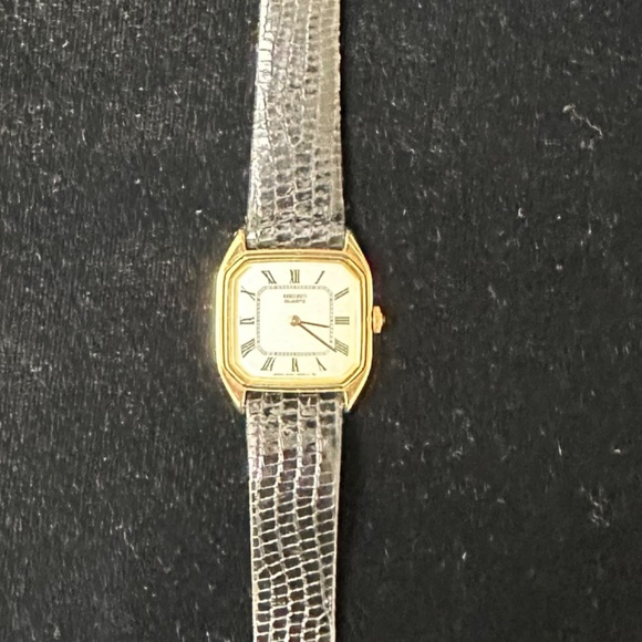 Seiko Quartz Women Watch main image 5